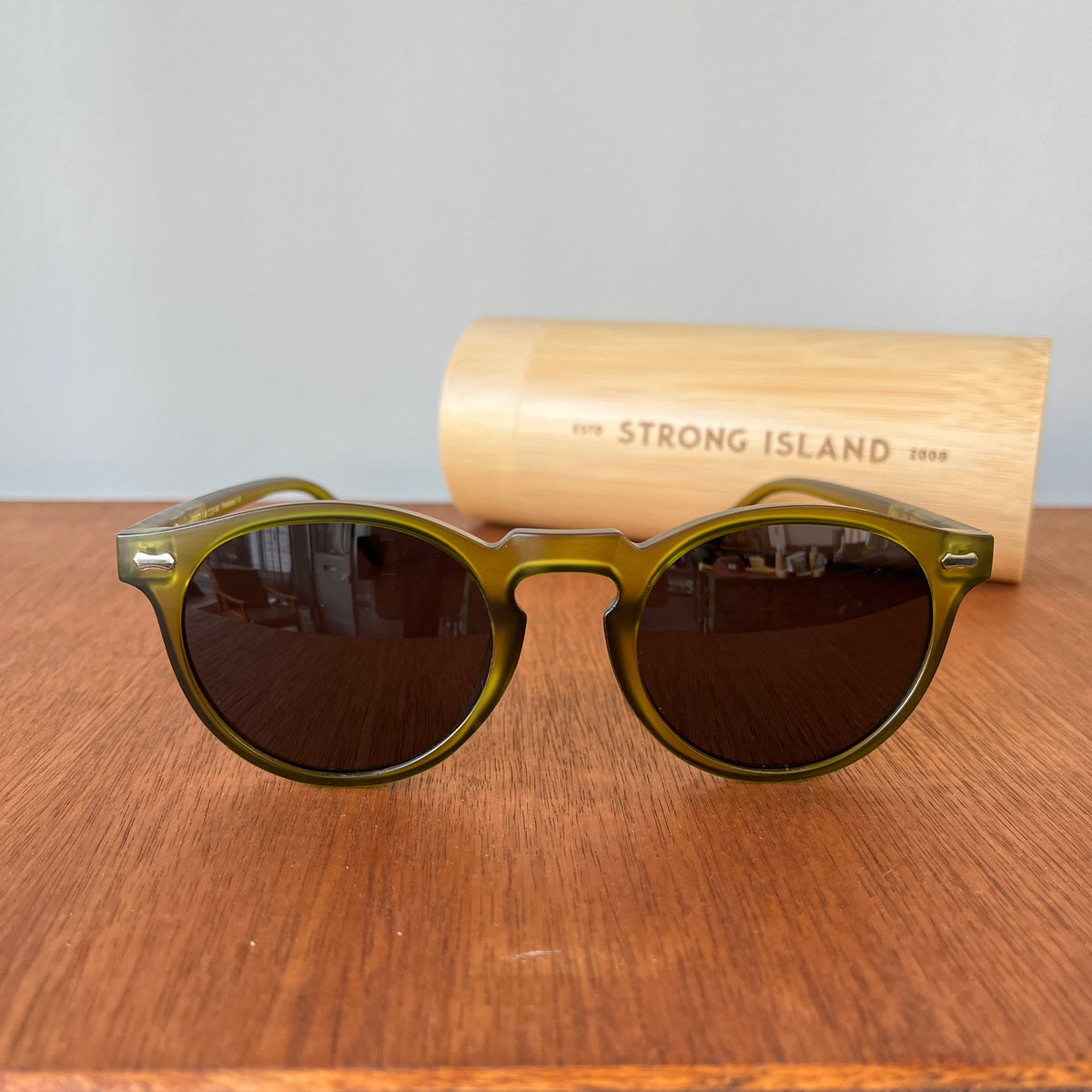 Round Sunglasses - Green