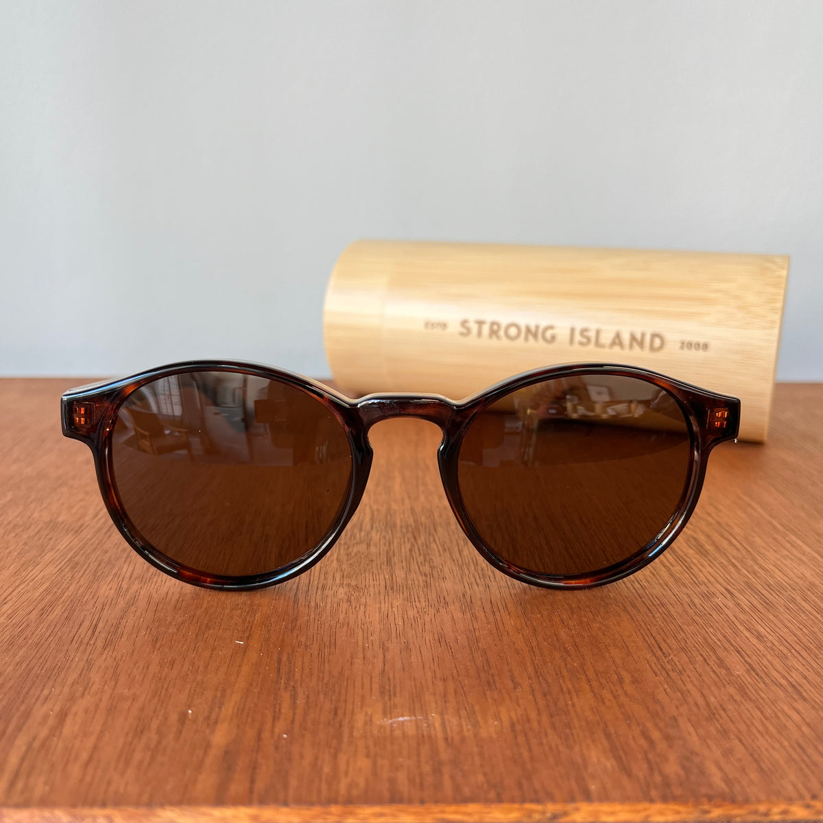 Round Sunglasses - Wood