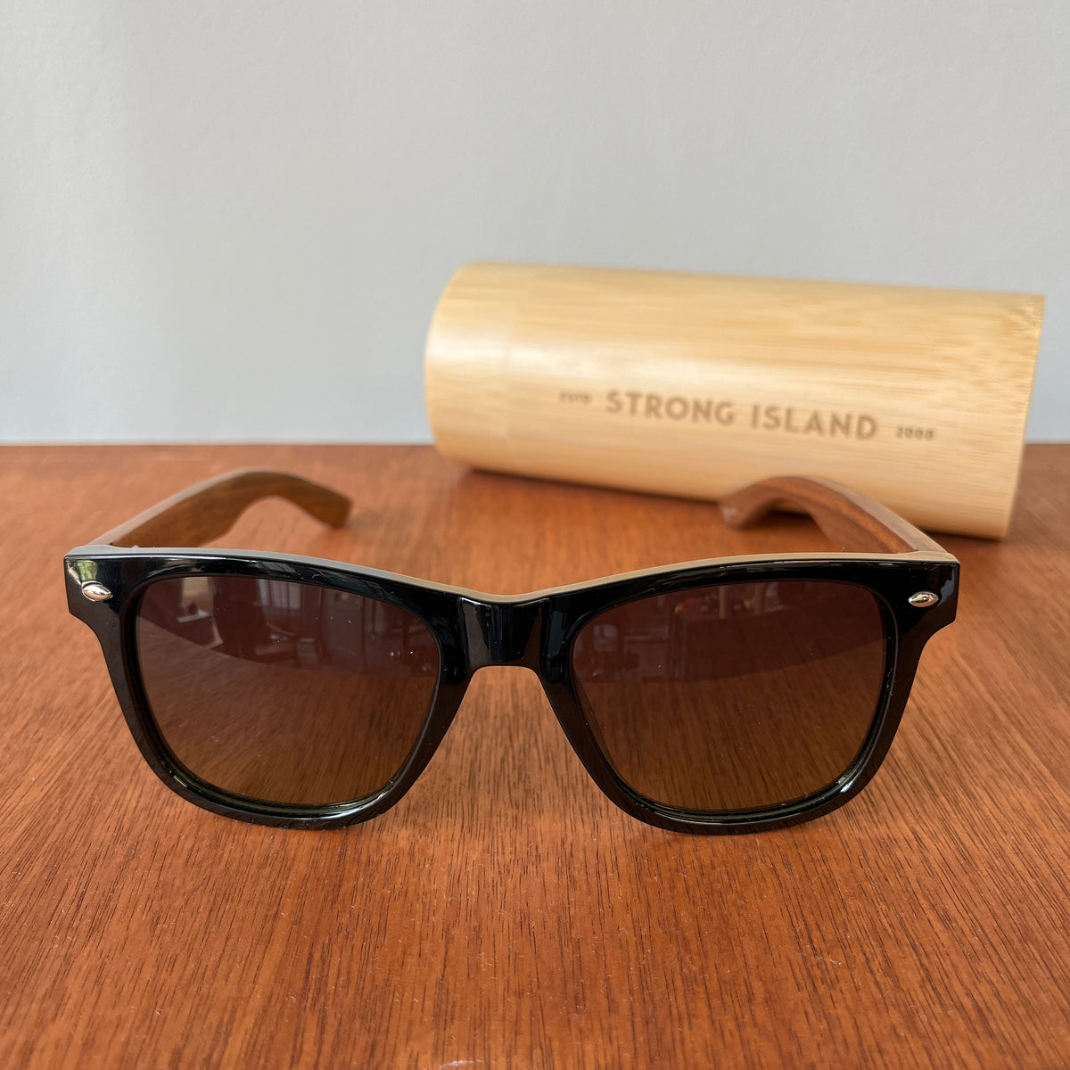Classic Style Sunglasses - Wood