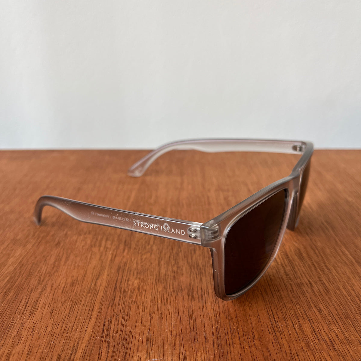 Classic Style Sunglasses - Grey